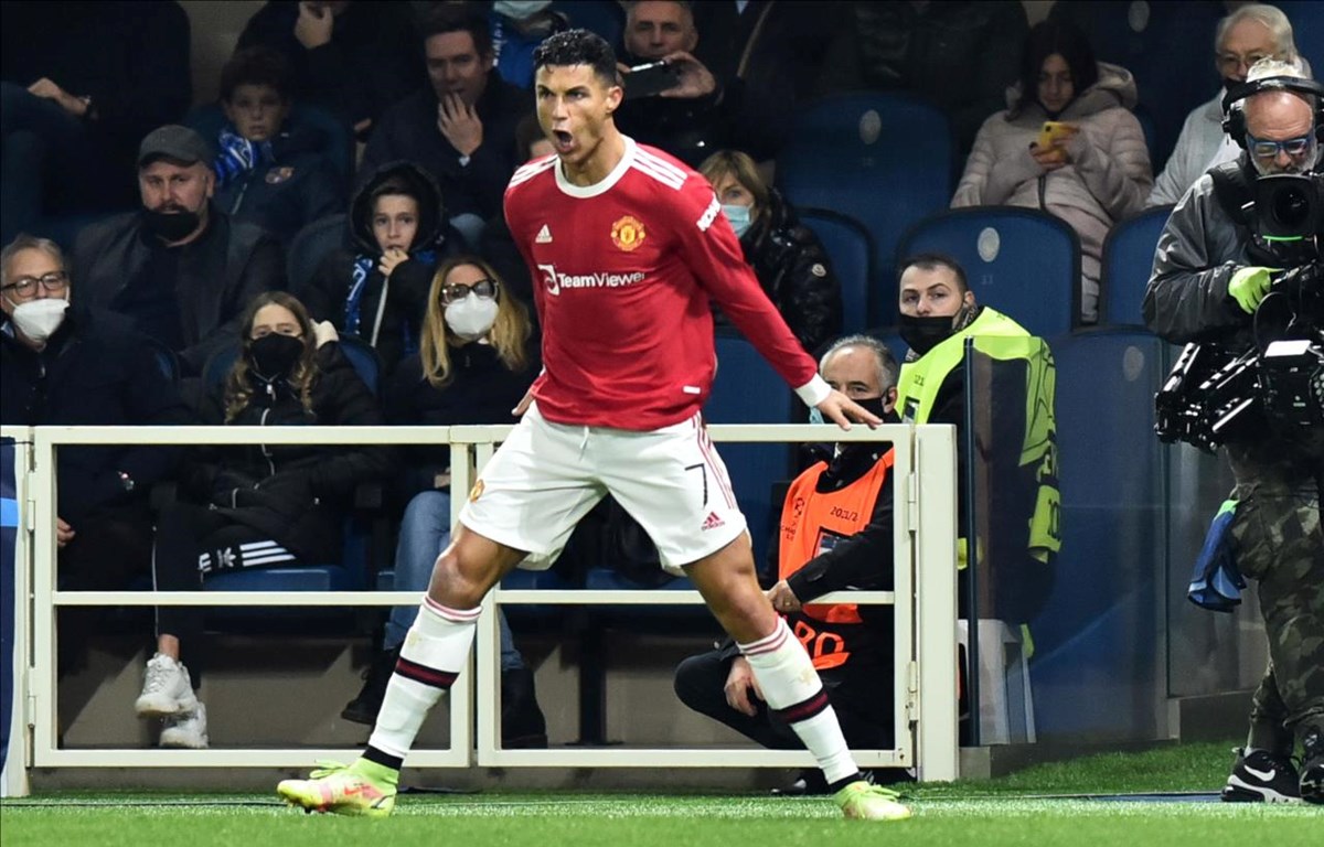 Ronaldo rực sáng với cú đúp, giúp Man United thoát thua ngoạn mục trước Atalanta - Ảnh 1