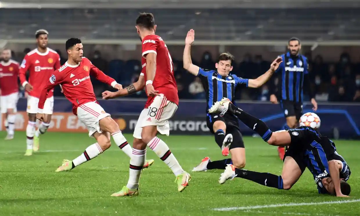 Ronaldo rực sáng với cú đúp, giúp Man United thoát thua ngoạn mục trước Atalanta - Ảnh 2