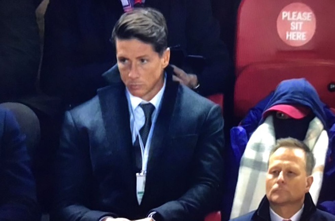 Chàng lãng tử Fernando Torres trở lại Anfield, khiến khán giả say đắm với nhan sắc điểm 10 - Ảnh 2