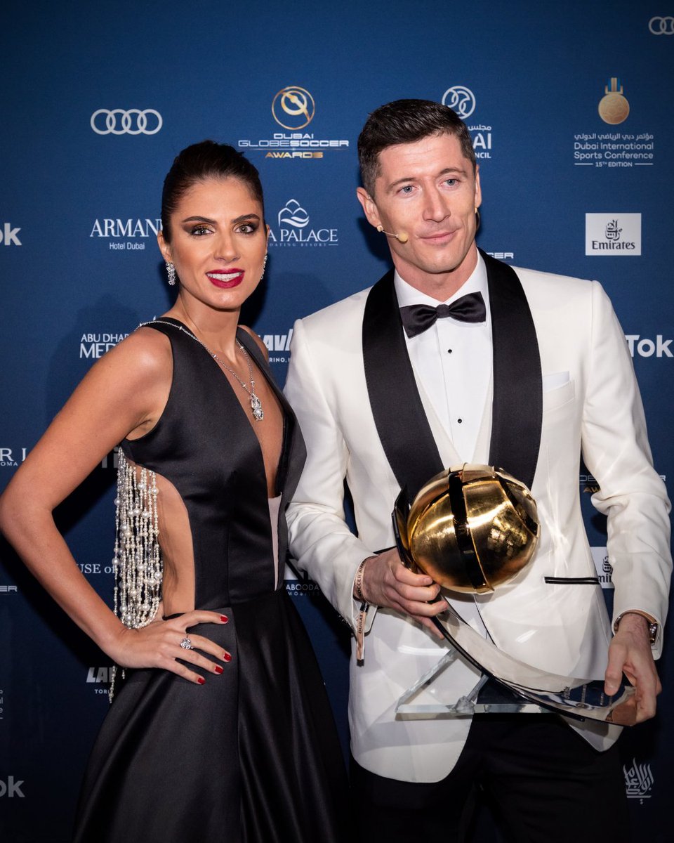 Lễ trao giải Globe Soccer Awards 2021: Ronaldo áp đảo, Messi có thể tạo bất ngờ? - Ảnh 1