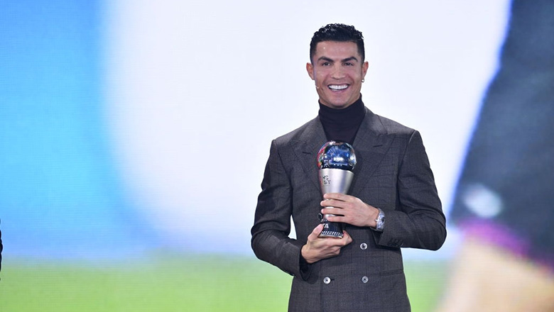 Vượt xa Messi và Lewandowski, Ronaldo đoạt 'giải thưởng đặc biệt' của FIFA - Ảnh 3