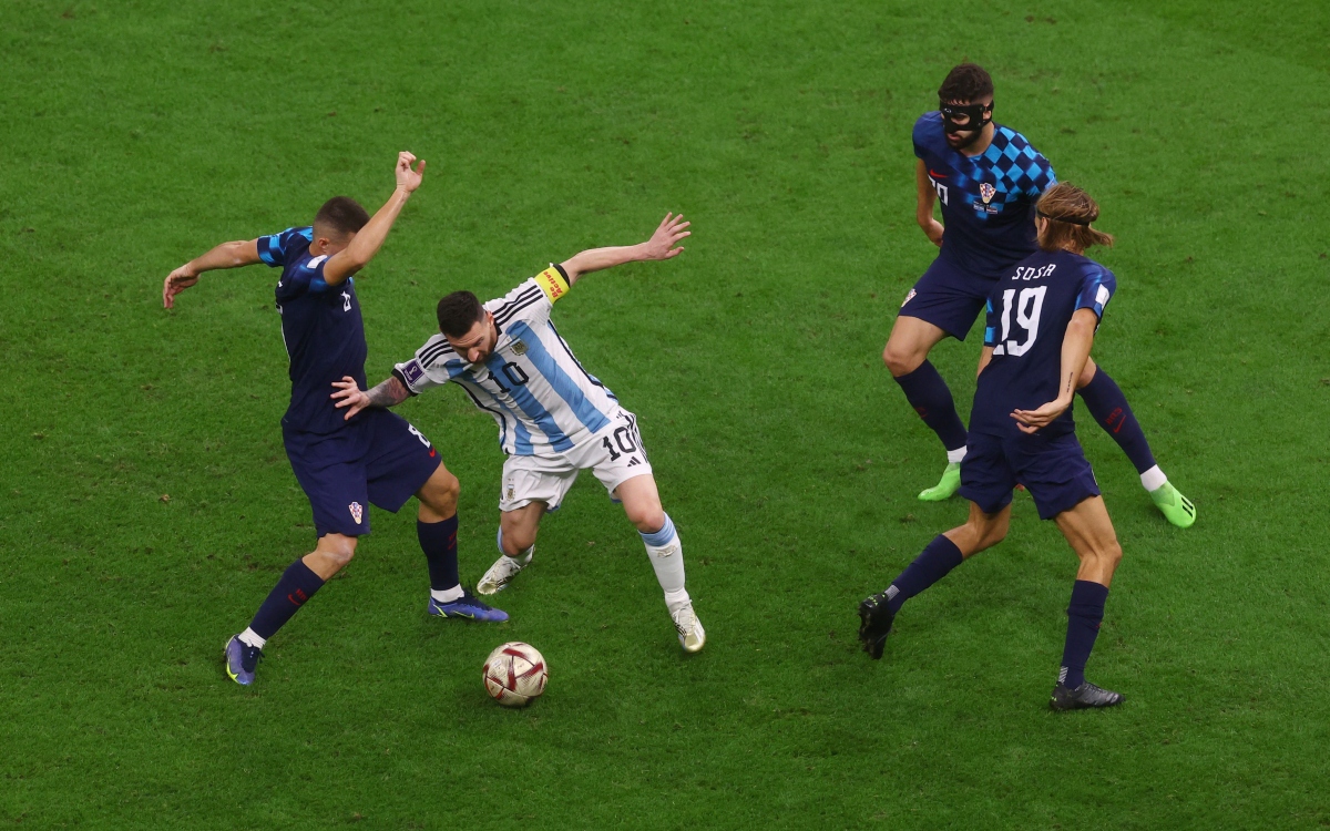 Messi xô đổ hàng loạt kỷ lục sau trận Argentina thắng Croatia - Ảnh 1