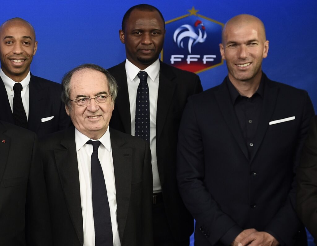 Chủ tịch LĐBĐ Pháp 'bay màu' sau bê bối coi thường Zidane - Ảnh 2