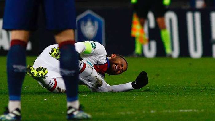 Neymar chấn thương, nguy cơ lỡ đại chiến với Barcelona