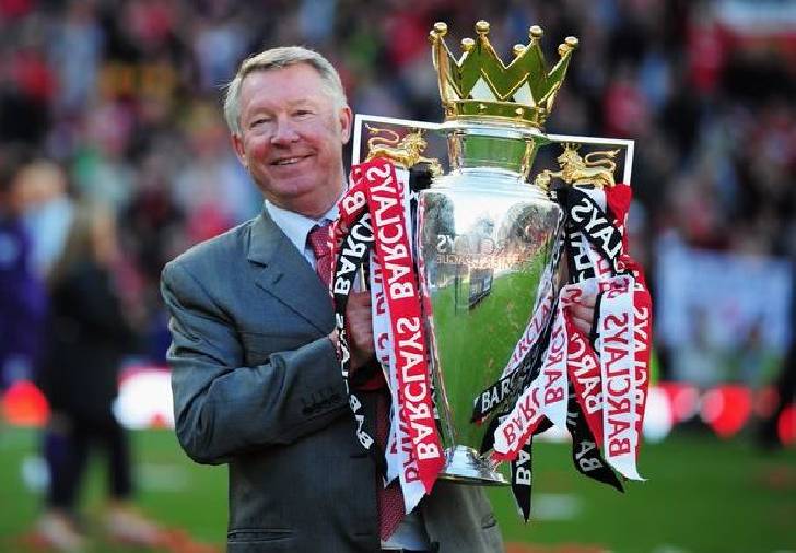 'Sir Alex đập nát chiếc điện thoại, không ai dám nói lời nào'