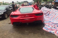 Siêu xe Ferrari của Tuấn Hưng gặp nạn do đâu?