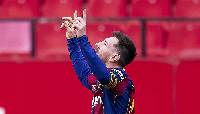 Messi tỏa sáng, Barcelona ‘giải mã’ Sevilla để tạm chiếm ngôi nhì