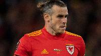Gareth Bale bị ᴄʜỉ ᴛʀíᴄʜ vì đá cho Wales