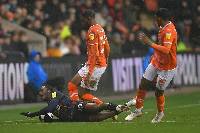 Soi kèo xiên sáng nhất hôm nay 23/4: Luton Town vs Blackpool