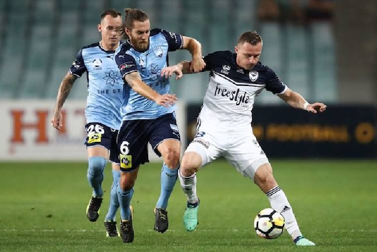 Soi kèo phạt góc Melbourne Victory vs Sydney, 15h45 ngày 25/1